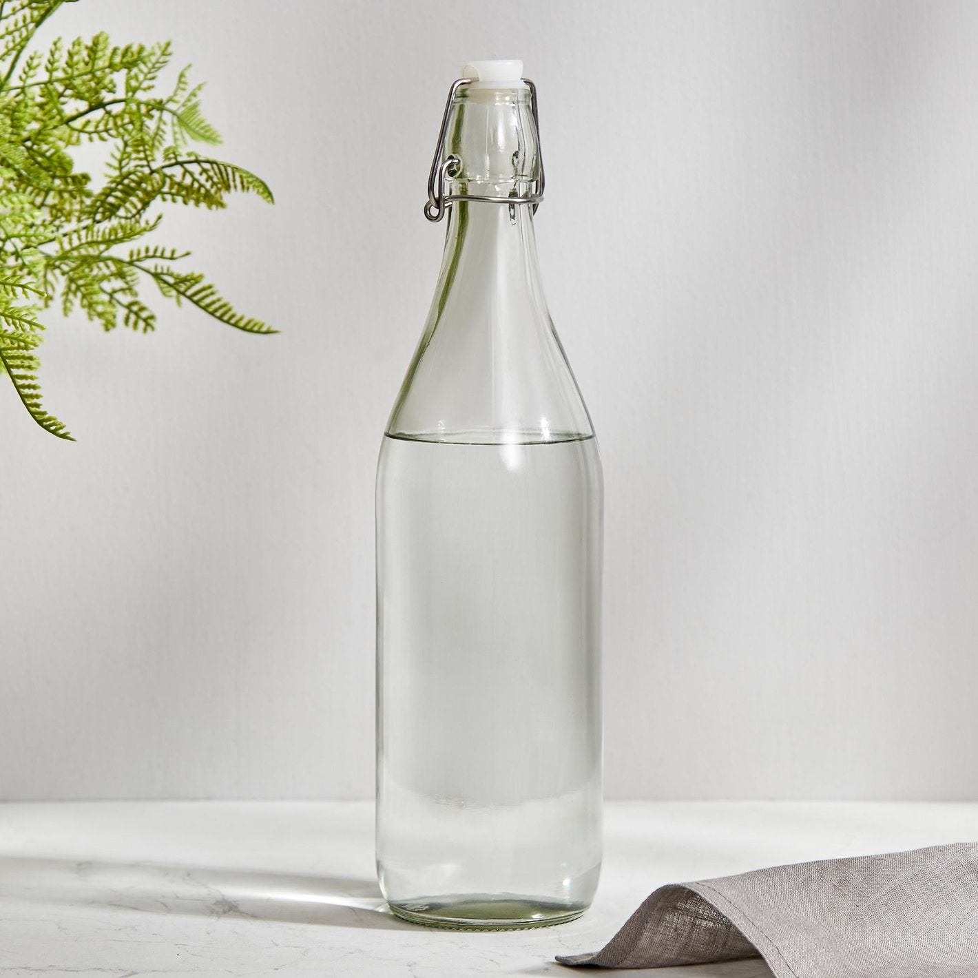 Clear Glass Water Bottle with Stopper
